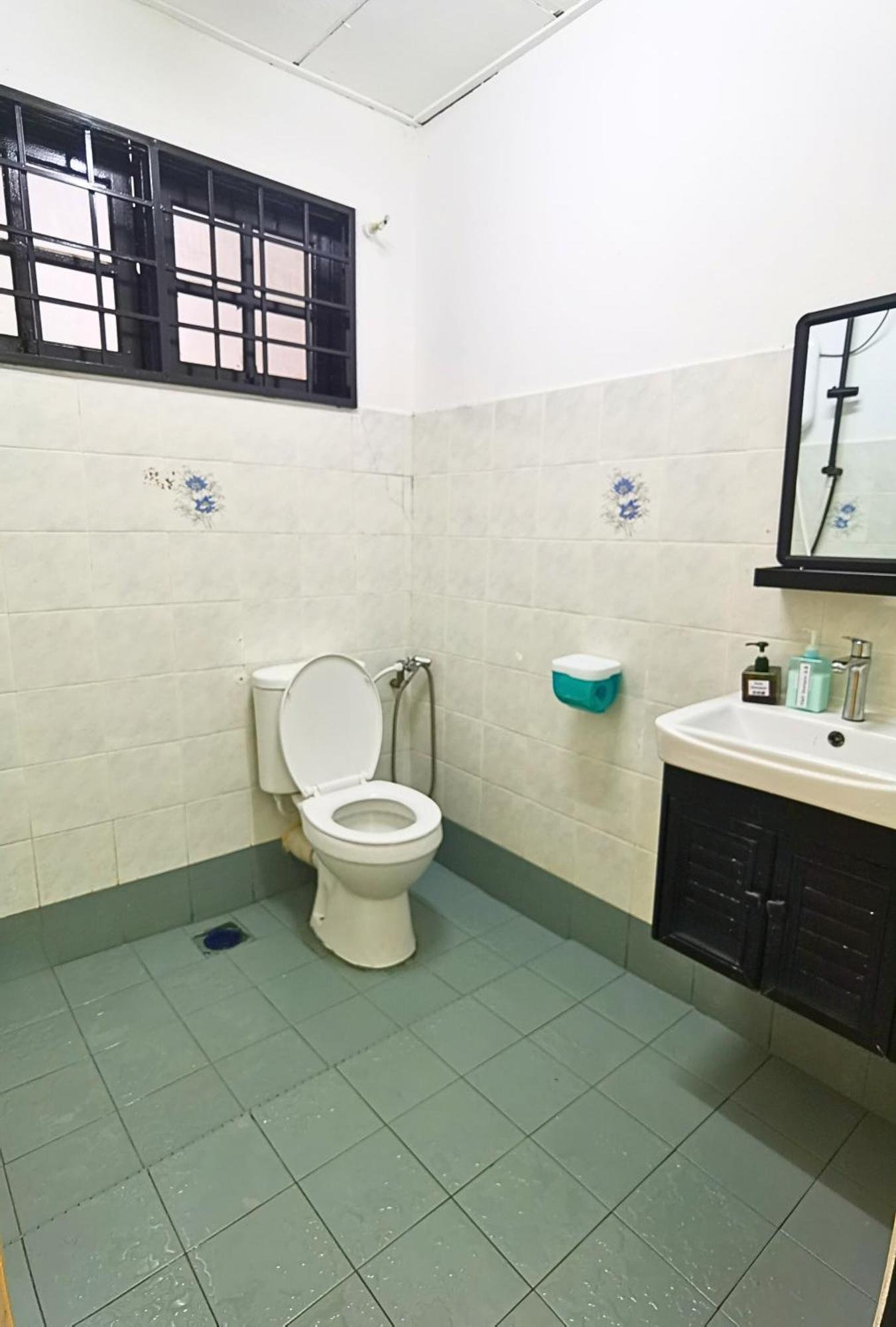 Holiday home Center #16paxs 5r4b 97 Management Ipoh